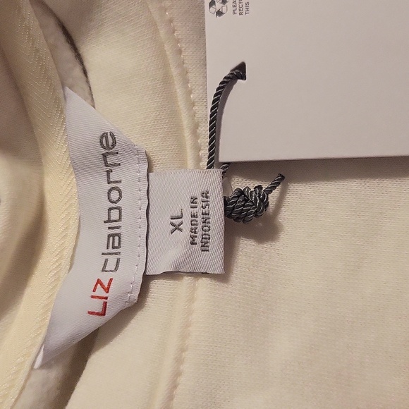 Liz Claiborne creamy white sweatshirt with red floral design. - Picture 5 of 6